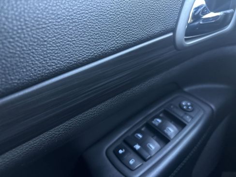 Used 2022 Jeep Grand Cherokee Laredo X image 34