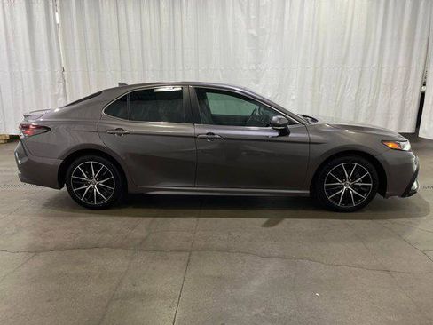 Certified 2023 Toyota Camry SE FWD image 3