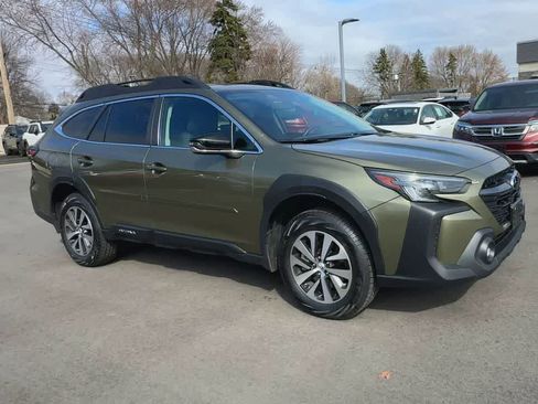 Certified 2025 Subaru Outback Premium image 2