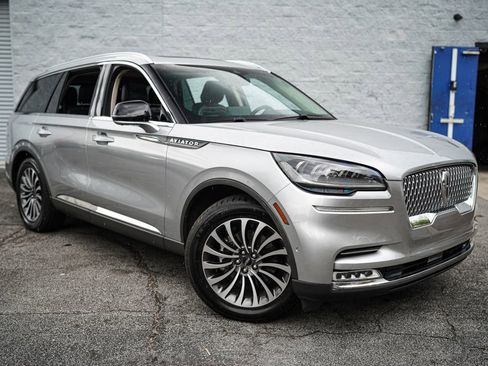Used 2020 Lincoln Aviator Reserve w/ Equipment Group 201A RWD image 9