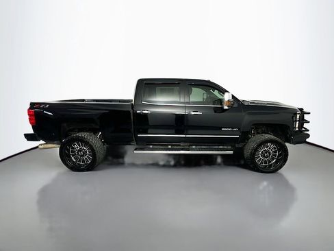 Used 2019 Chevrolet Silverado 2500 LTZ w/ Duramax Plus Package AWD/4WD image 8