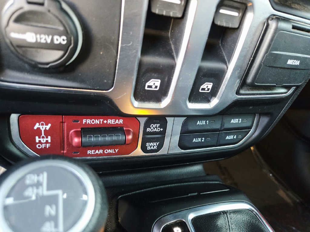 Used 2026 Jeep Wrangler Rubicon AWD/4WD image 32