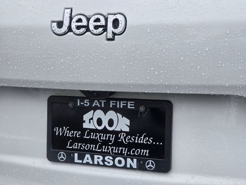 Used 2023 Jeep Grand Cherokee L Laredo w/ Luxury Tech Group I AWD/4WD image 36