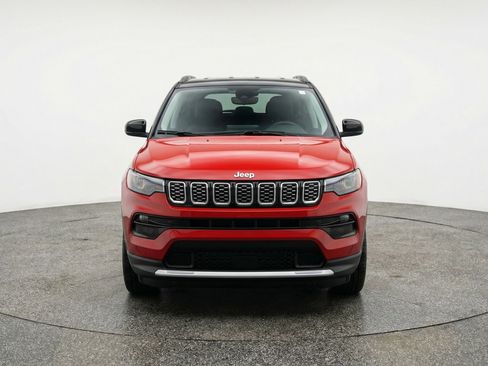 Used 2025 Jeep Compass Limited image 2