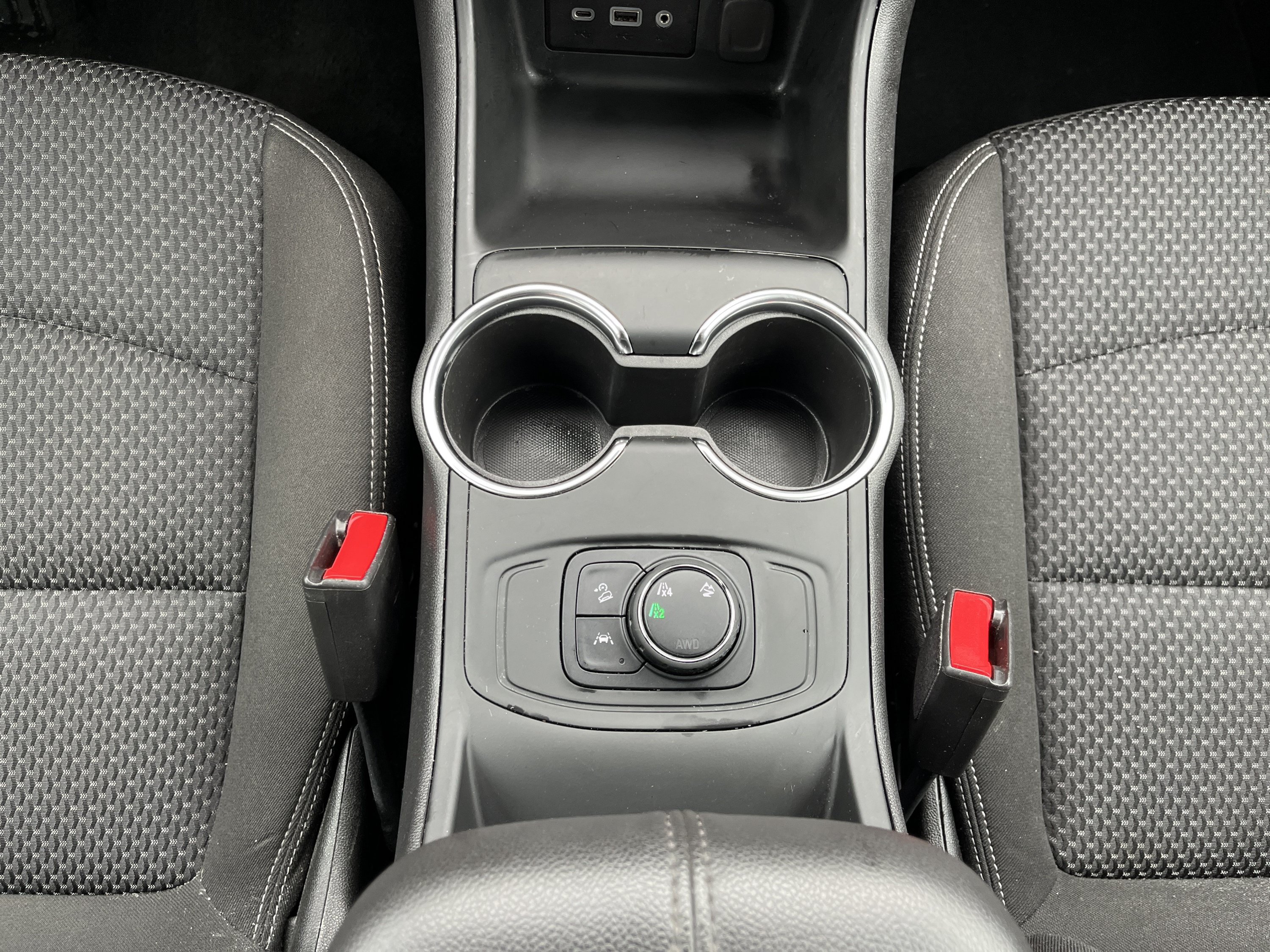 Used 2024 GMC Terrain SLE AWD/4WD image 28
