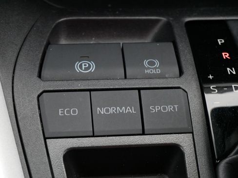 Certified 2025 Toyota RAV4 XLE image 28