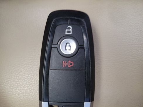 Used 2020 Ford Edge SEL AWD/4WD image 32