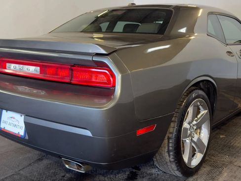Used 2010 Dodge Challenger R/T RWD image 5