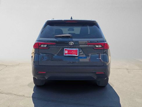 Certified 2026 Toyota Grand Highlander FWD image 4