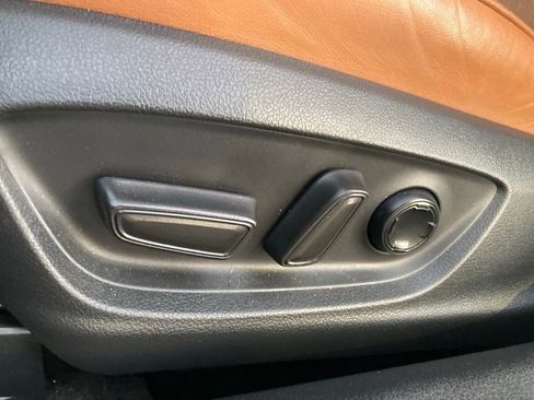 Used 2019 Toyota Avalon Limited w/ Advanced Safety Package image 12