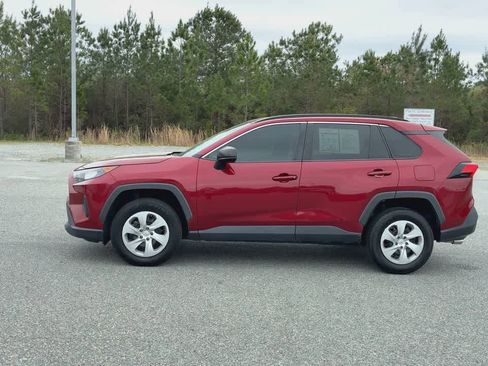 Used 2021 Toyota RAV4 LE image 5