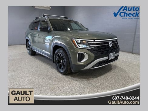 Used 2024 Volkswagen Atlas Peak Edition SEL AWD/4WD image 1