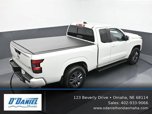 Used 2025 Nissan Frontier SV w/ SV Convenience Package AWD/4WD image 18