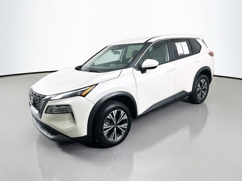 Used 2023 Nissan Rogue SV FWD image 3