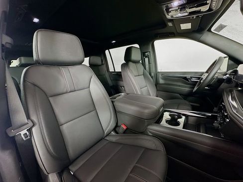 New 2026 Chevrolet Suburban RST w/ Advanced Technology Package AWD/4WD image 33