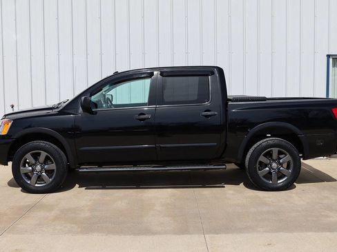 Used 2015 Nissan Titan SV w/ SV Value Truck Package AWD/4WD image 2