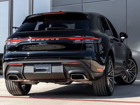 Certified 2026 Porsche Macan AWD/4WD image 11