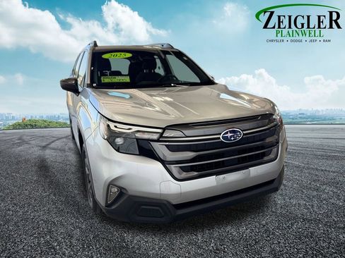 Used 2025 Subaru Forester Premium AWD/4WD image 8