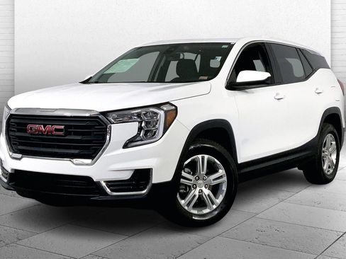 Used 2024 GMC Terrain SLE image 11