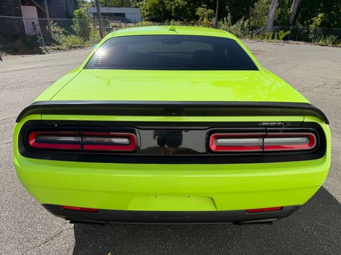 Used 2019 Dodge Challenger SRT Hellcat RWD image 11