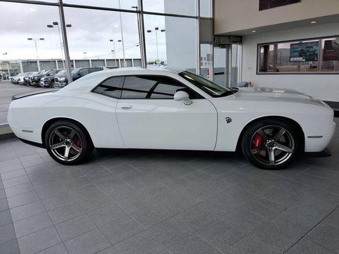 Used 2022 Dodge Challenger SRT Hellcat Redeye RWD image 9