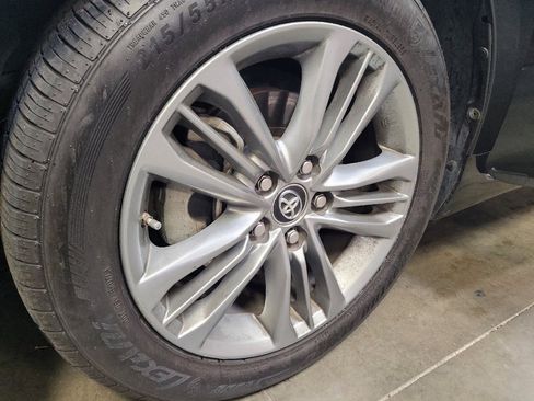Used 2017 Toyota Camry SE FWD image 31
