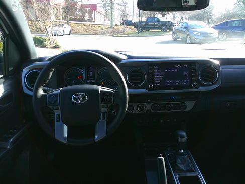 Used 2023 Toyota Tacoma Limited image 31