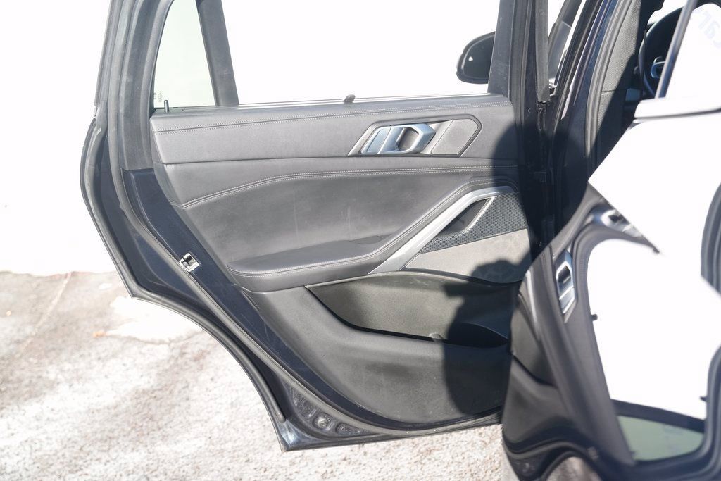 Used 2023 BMW X6 xDrive40i w/ Executive Package AWD/4WD image 32