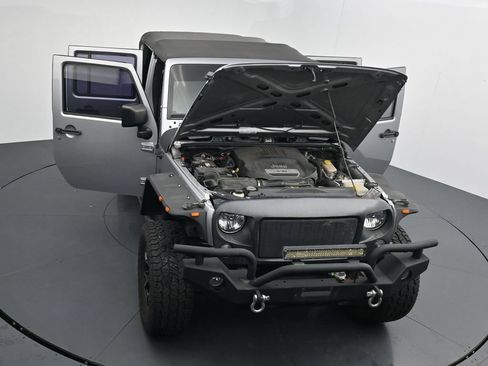 Used 2018 Jeep Wrangler Unlimited Sport AWD/4WD image 25