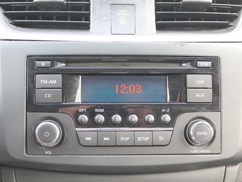 Used 2017 Nissan Sentra S image 30