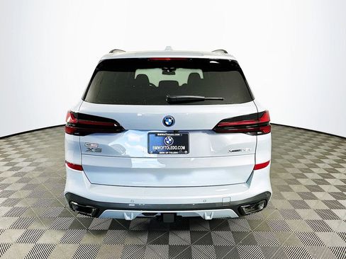 New 2026 BMW X5 xDrive50e image 8