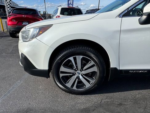 Used 2019 Subaru Outback 3.6R Limited w/ Popular Package #2 AWD/4WD image 6