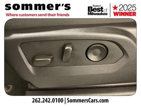 Used 2024 Chevrolet Silverado 1500 LT AWD/4WD image 10