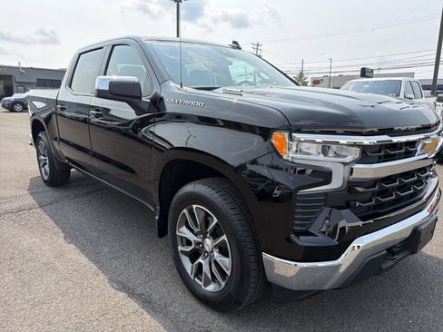 Used 2025 Chevrolet Silverado 1500 LT AWD/4WD image 7