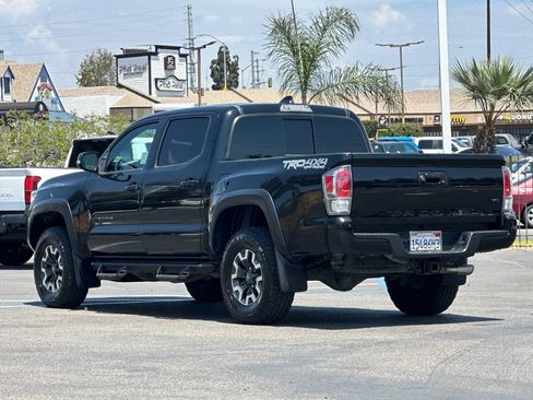 Used 2021 Toyota Tacoma TRD Off-Road w/ Technology Package AWD/4WD image 3