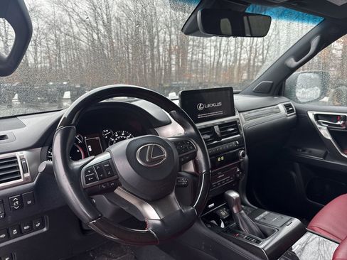 Used 2023 Lexus GX 460 Premium w/ Premium Package image 11