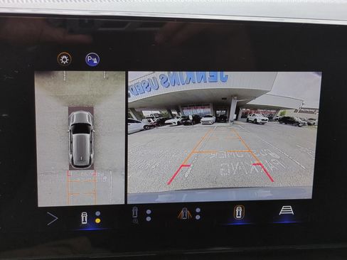 Used 2025 Chevrolet Equinox LT w/ Safety and Technology Package FWD image 19