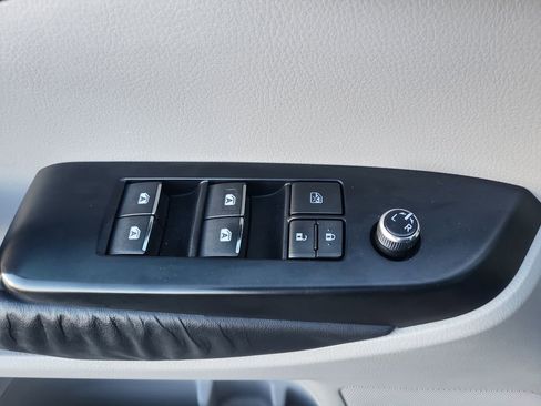 Used 2014 Toyota Highlander Limited Platinum image 11