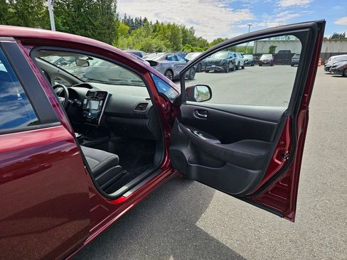 Used 2017 Nissan Leaf SV FWD image 28
