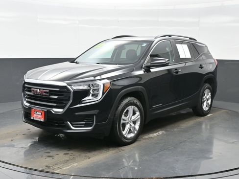 Used 2022 GMC Terrain SLE w/ Driver Convenience Package image 2