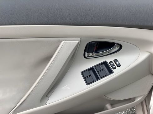 Used 2009 Toyota Camry LE image 19