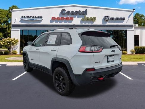 Used 2019 Jeep Cherokee Trailhawk AWD/4WD image 5
