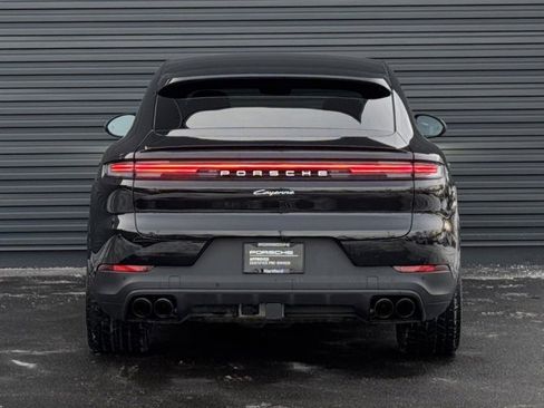 Certified 2024 Porsche Cayenne Coupe image 6