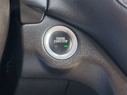 Used 2019 Chevrolet Equinox LT w/ Driver Convenience Package AWD/4WD image 19