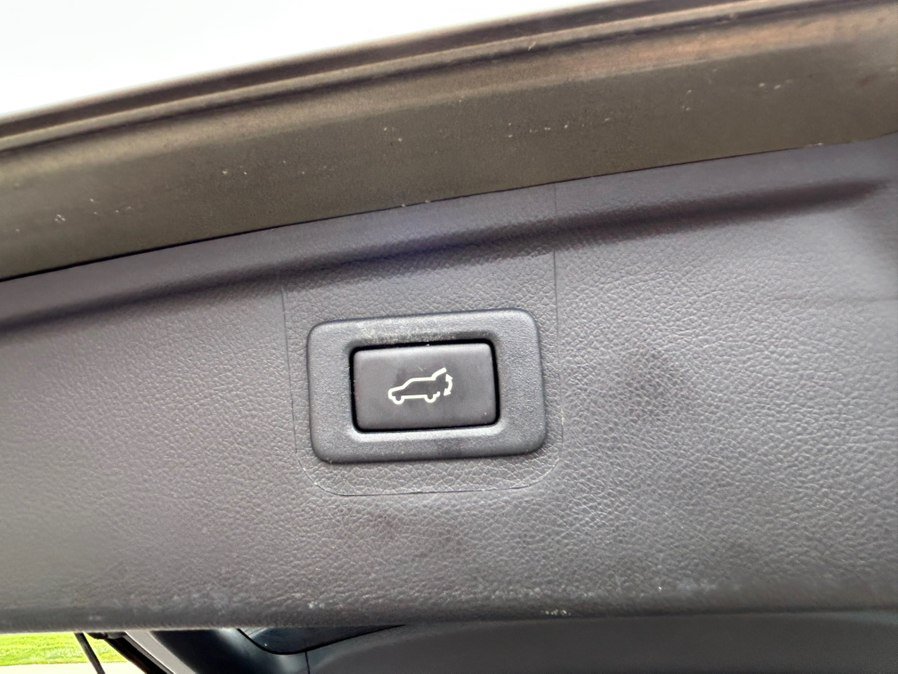 Used 2018 Subaru Outback 2.5i Limited AWD/4WD image 18