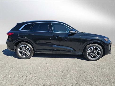 New 2025 Audi Q5 Prestige image 2