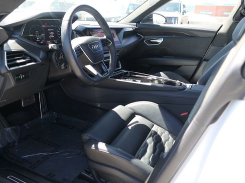 Used 2024 Audi RS e-tron GT w/ Carbon Performance Package AWD/4WD image 17