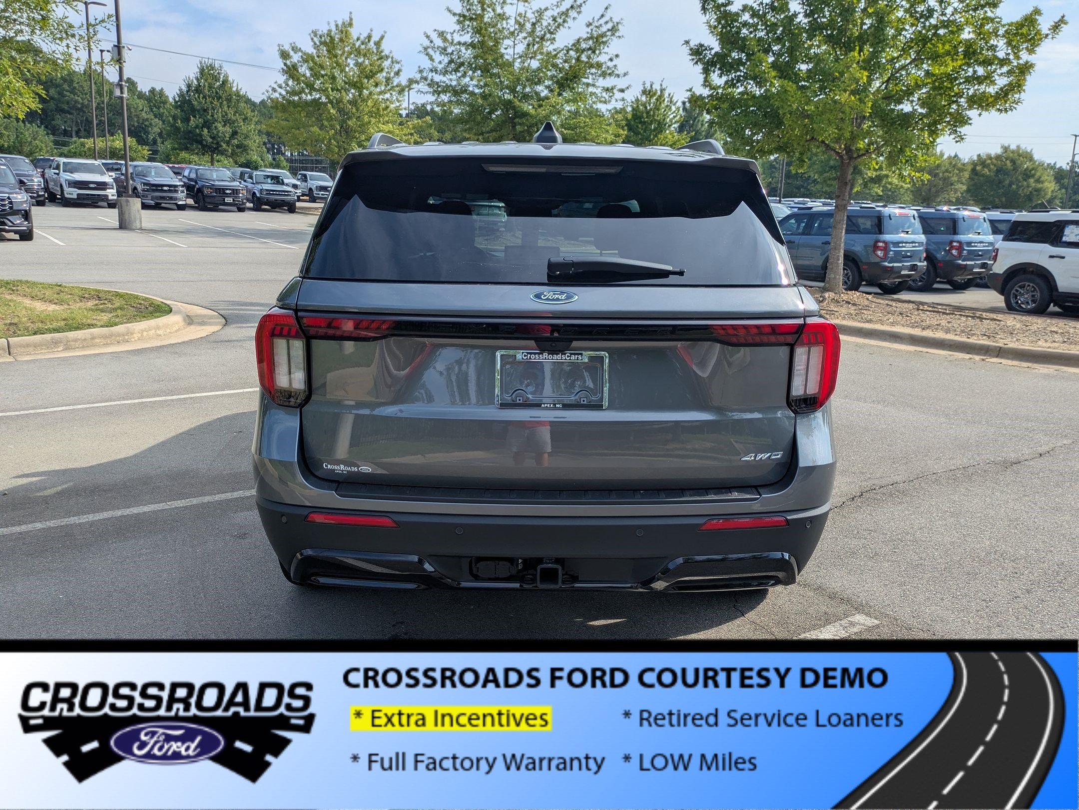 New 2026 Ford Explorer ST-Line w/ ST-Line Street Pack AWD/4WD image 5