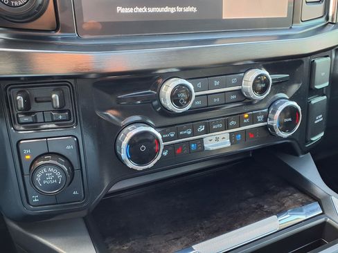 Used 2024 Ford F250 Lariat w/ Lariat Ultimate Package image 19