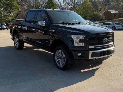 Used 2017 Ford F150 Platinum w/ Equipment Group 701A Luxury image 8